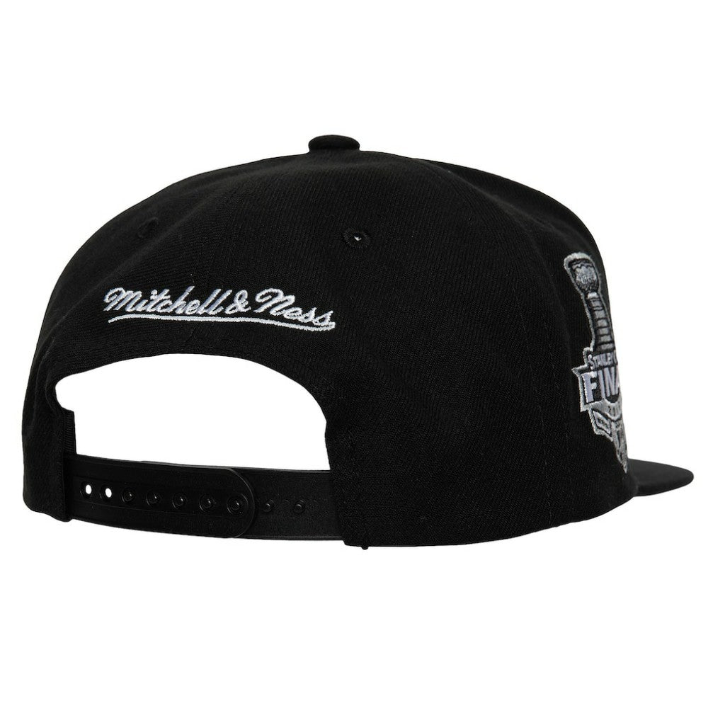 NHL Chicago Blackhawks Mitchell & Ness Core Top Spot Snapback Hat
