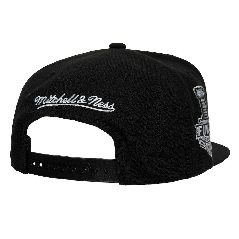 NHL Pittsburgh Penguins Mitchell & Ness Core Top Spot Snapback Hat