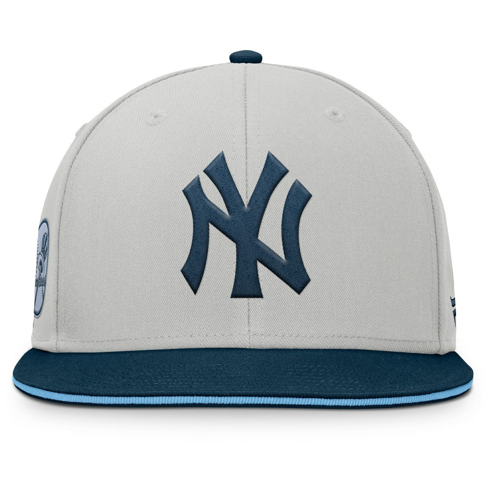 Gray New York Yankees Fanatics Knuckleball Snapback Hat