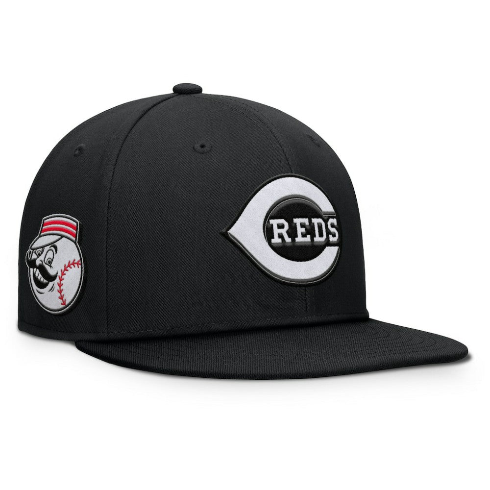 Black Cincinnati Reds Fanatics Walk-Off Bullpen Snapback Hat