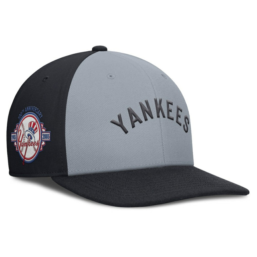 Gray/Navy New York Yankees Nike Pro Performance Snapback Hat
