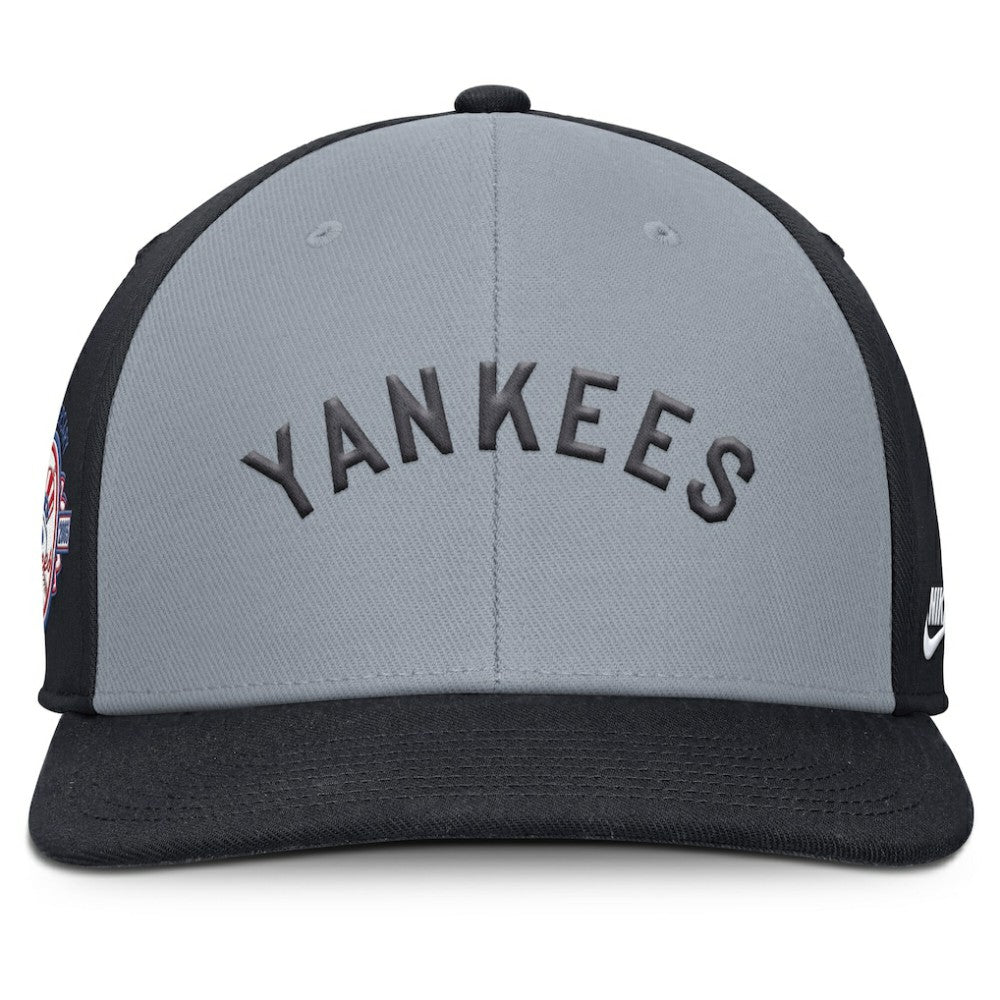 Gray/Navy New York Yankees Nike Pro Performance Snapback Hat