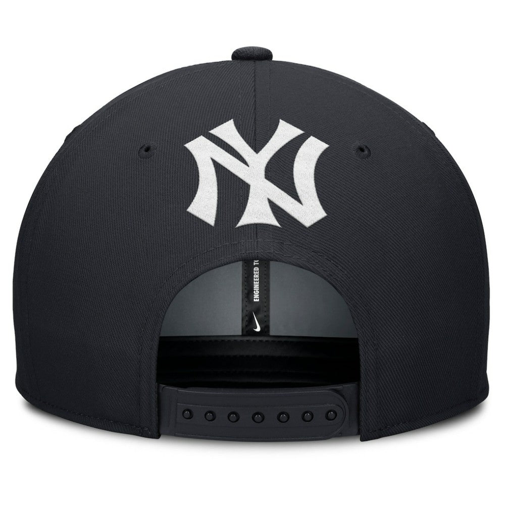 Gray/Navy New York Yankees Nike Pro Performance Snapback Hat