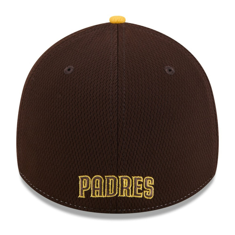 Brown/Gold San Diego Padres New Era 2025 MLB Clubhouse 39THIRTY Flex Hat