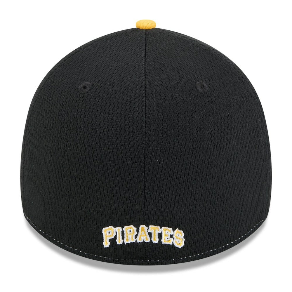 Black/Gold Pittsburgh Pirates New Era 2025 MLB Clubhouse 39THIRTY Flex Hat