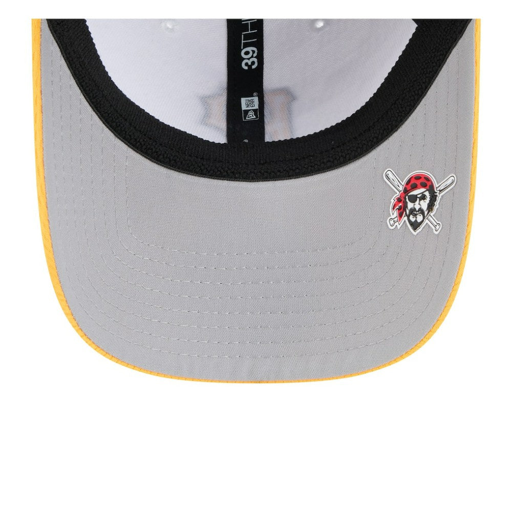 Black/Gold Pittsburgh Pirates New Era 2025 MLB Clubhouse 39THIRTY Flex Hat