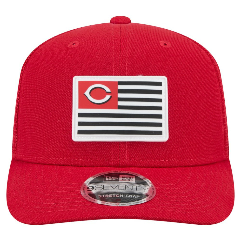 Red Cincinnati Reds New Era Flag 9SEVENTY Stretch-Snap Hat