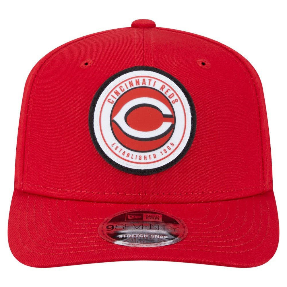 Red Cincinnati Reds New Era Circle Patch 9SEVENTY Stretch-Snap Hat