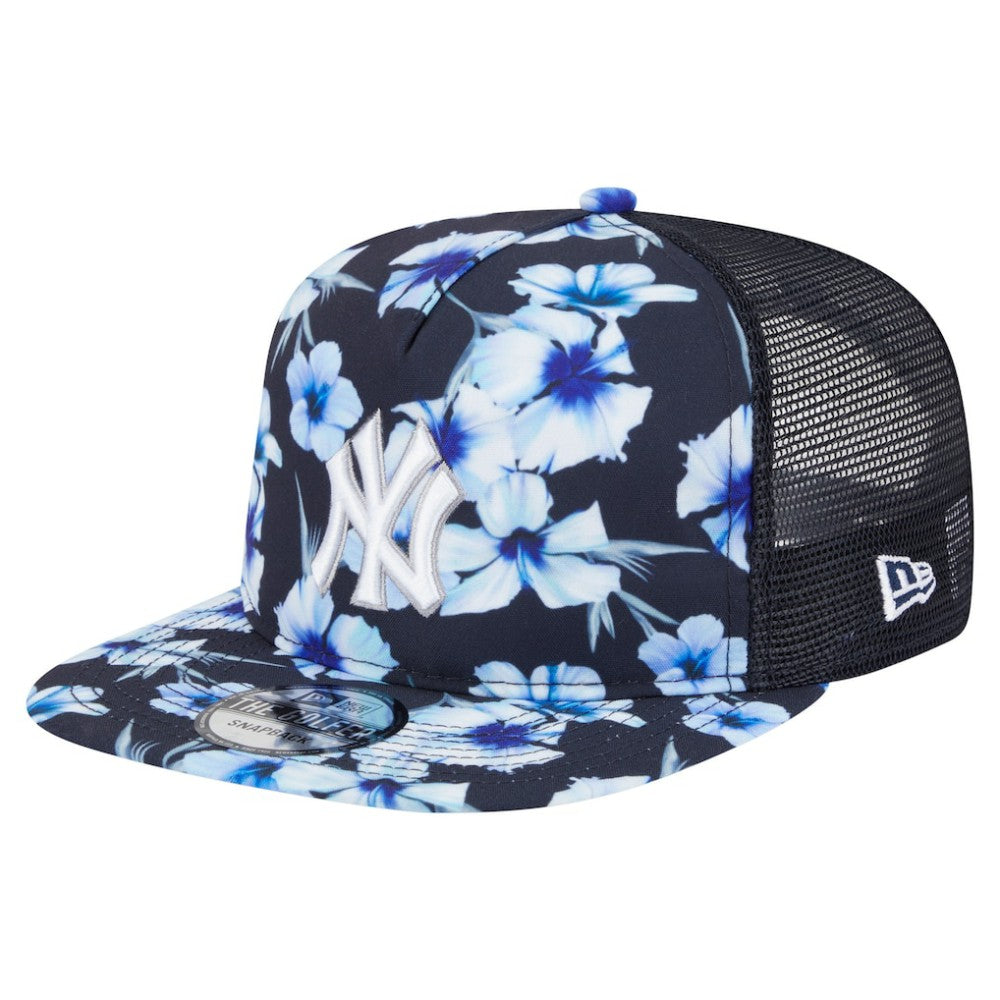 Navy New York Yankees New Era Adventure Pattern Golfer Trucker Snapback Hat