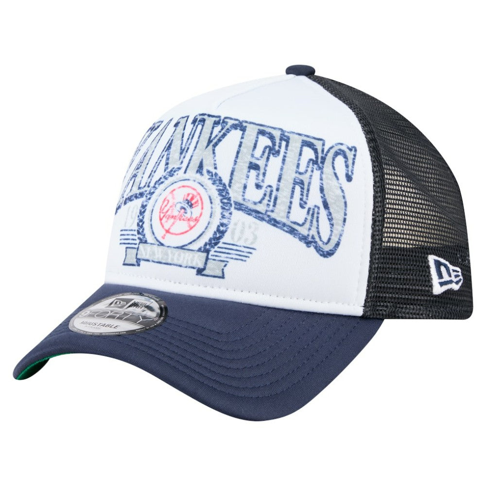 Navy New York Yankees New Era Distressed 9FORTY A-Frame Adjustable Trucker Hat