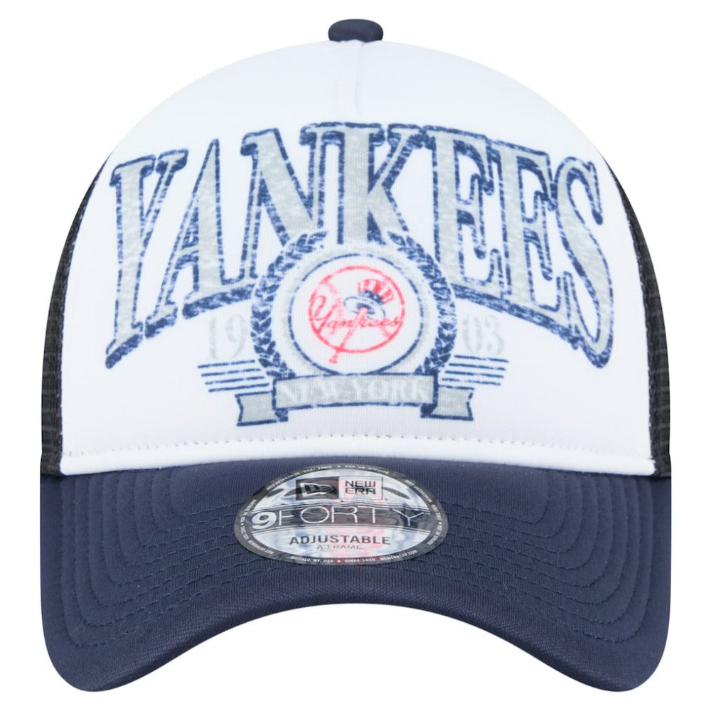 Navy New York Yankees New Era Distressed 9FORTY A-Frame Adjustable Trucker Hat
