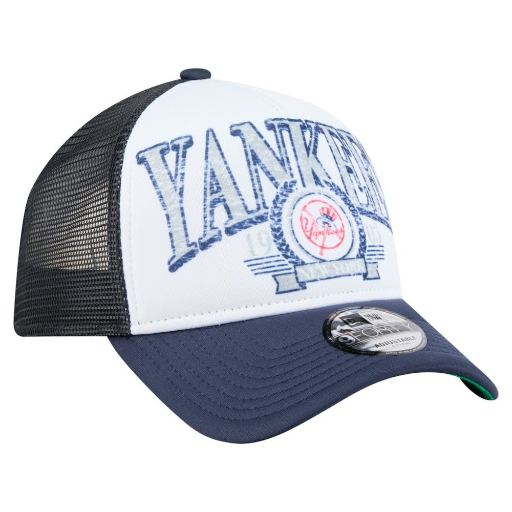 Navy New York Yankees New Era Distressed 9FORTY A-Frame Adjustable Trucker Hat