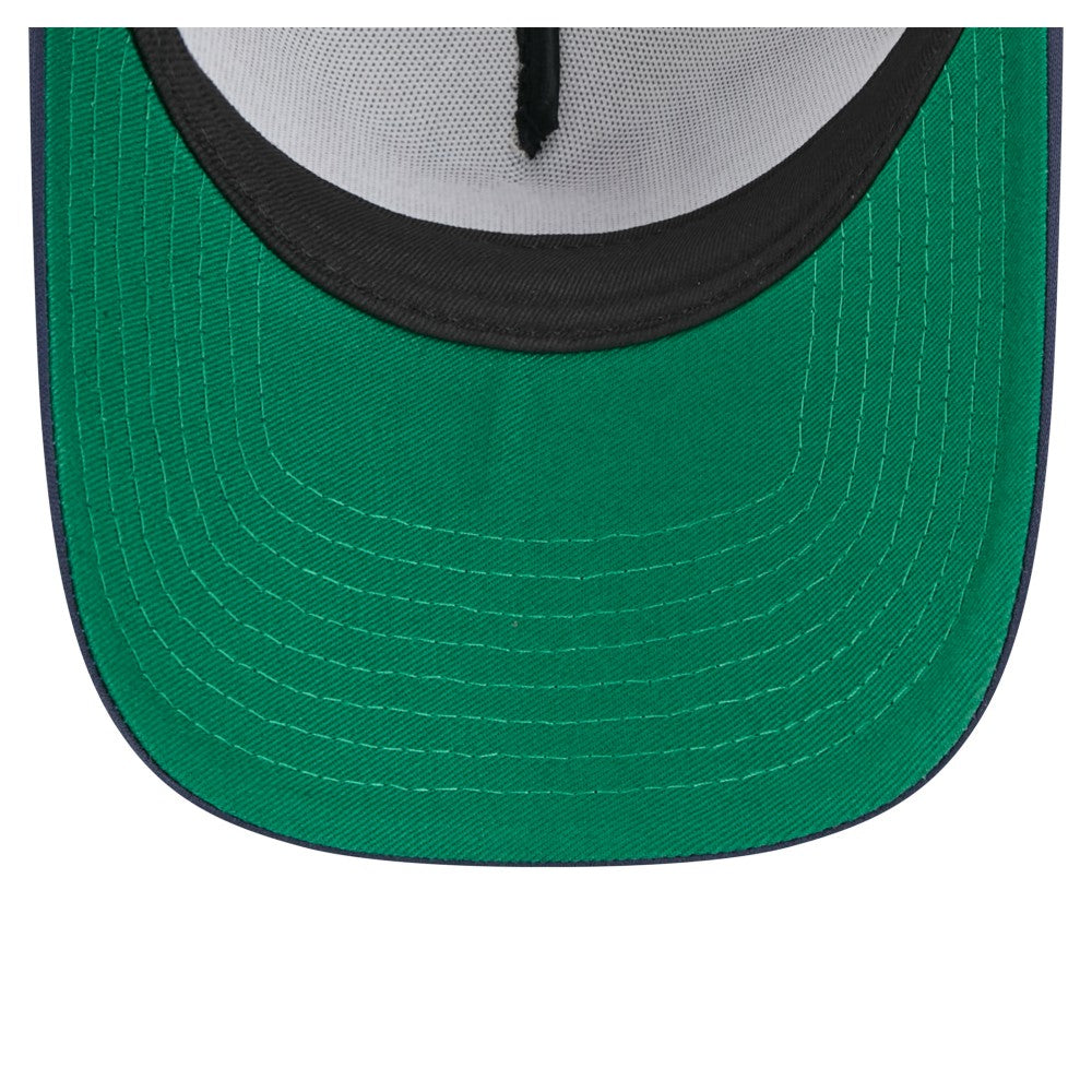 White/Navy Cleveland Guardians New Era Distressed 9FORTY A-Frame Adjustable Trucker Hat