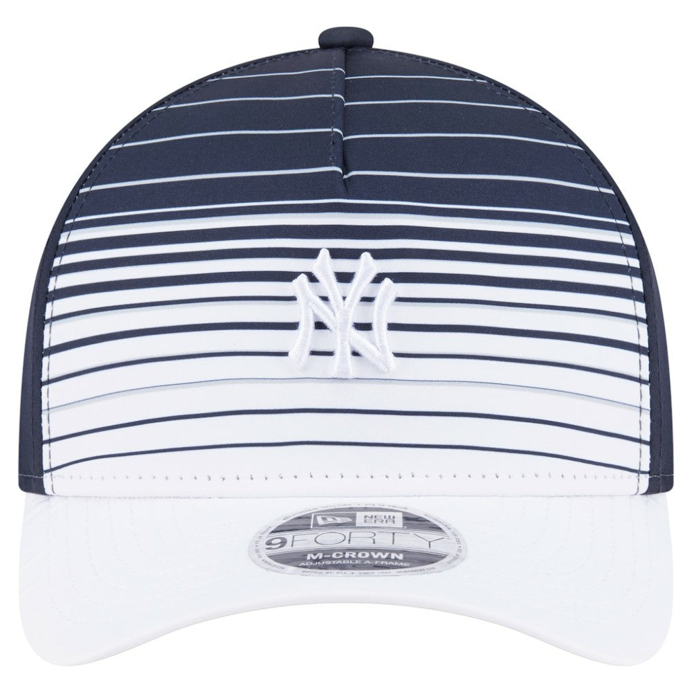 Navy New York Yankees New Era Gradient 9FORTY M-Crown Adjustable Hat