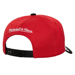 Mitchell & Ness Chicago Bulls Underarch Two-Tone Pro Crown Snapback Hat