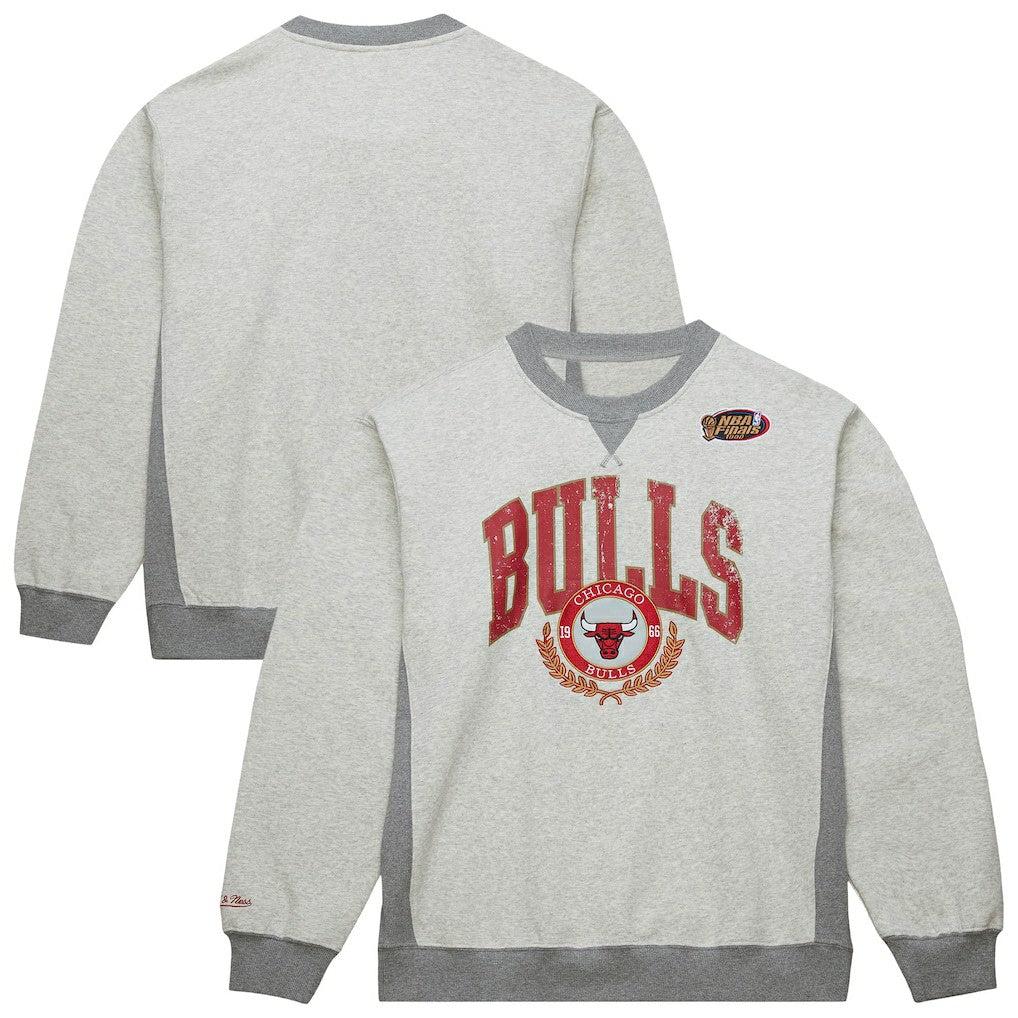 Mitchell & Ness Chicago Bulls Vintage Logo Pullover Sweatshirt