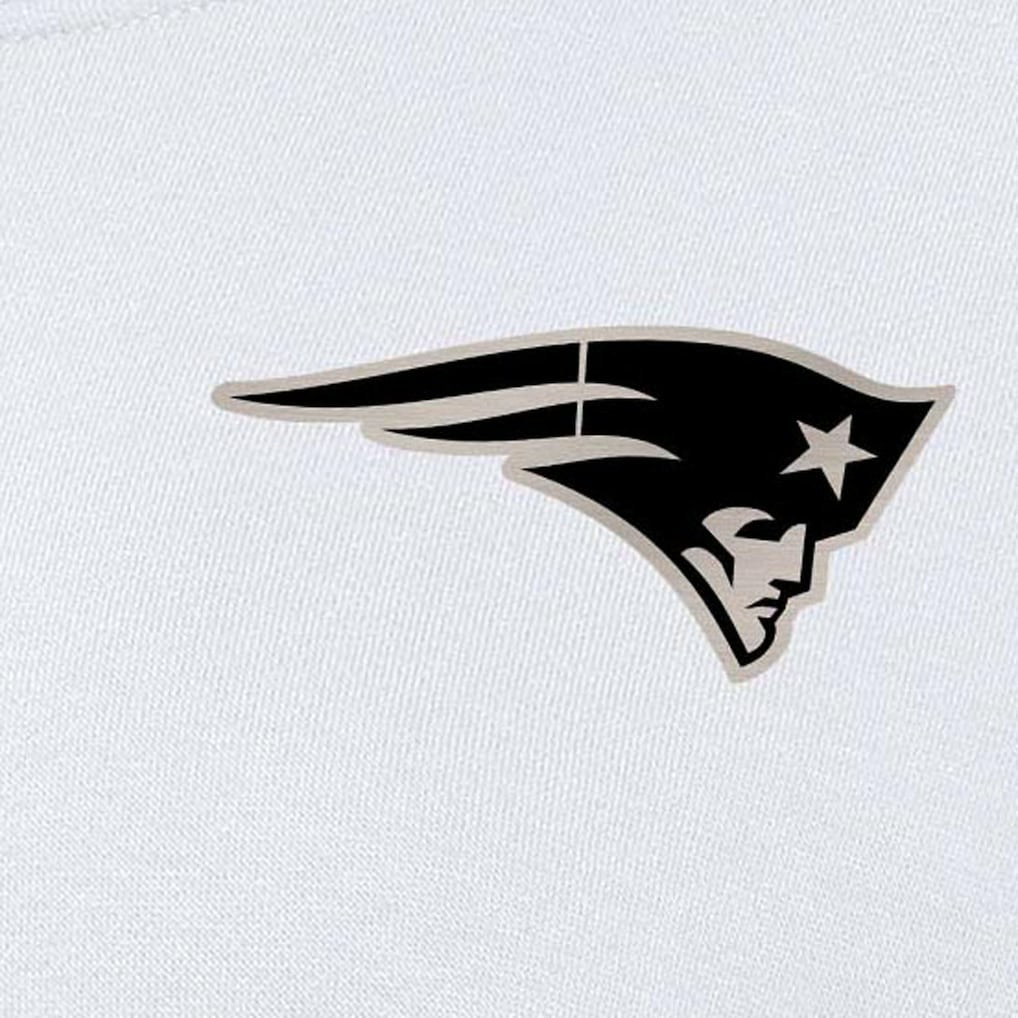 Antigua Women's Victory Pullover Sweatshirt - New England Patriots Pullover
