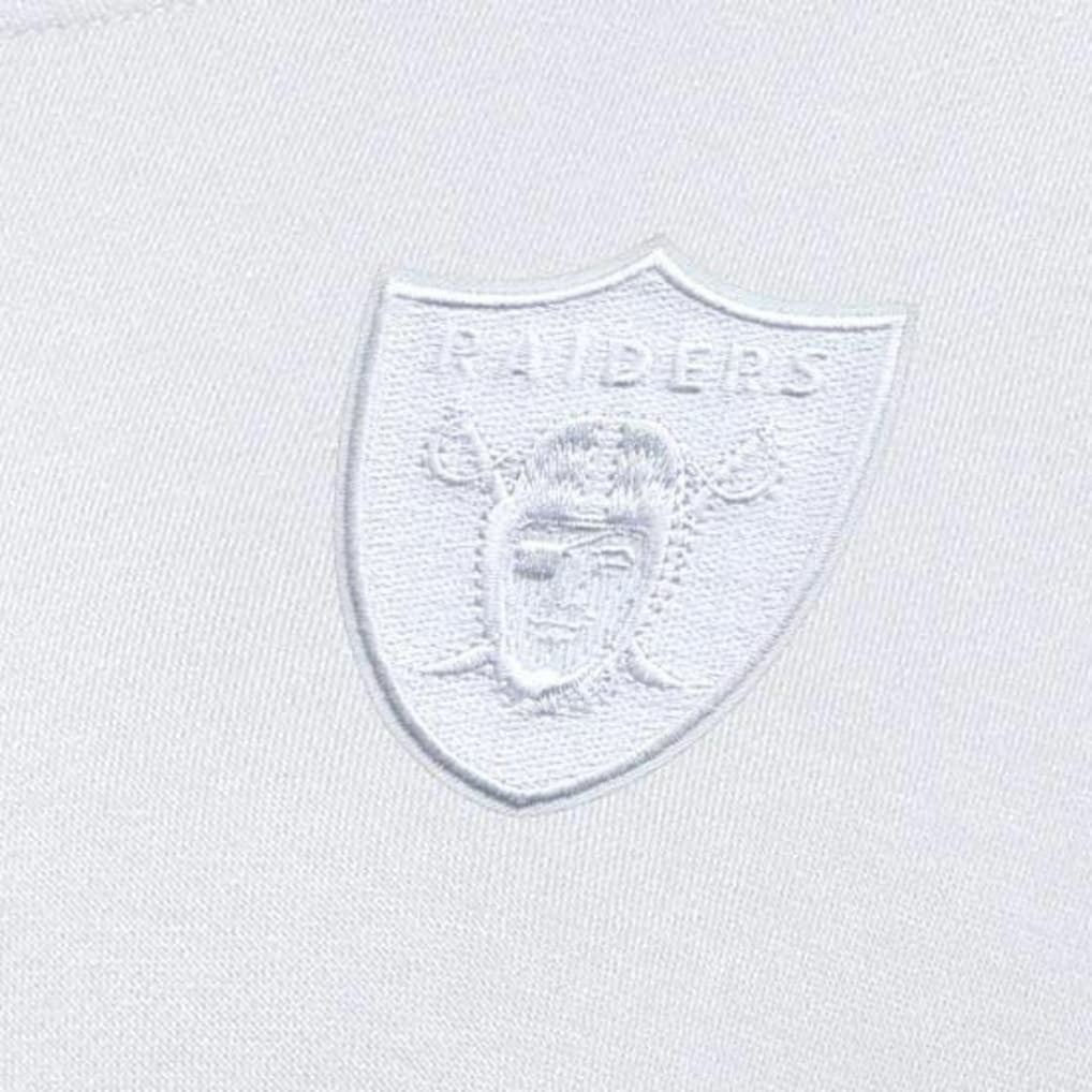 Antigua Women's Victory Crew Pullover Sweatshirt - Las Vegas Raiders Pullover