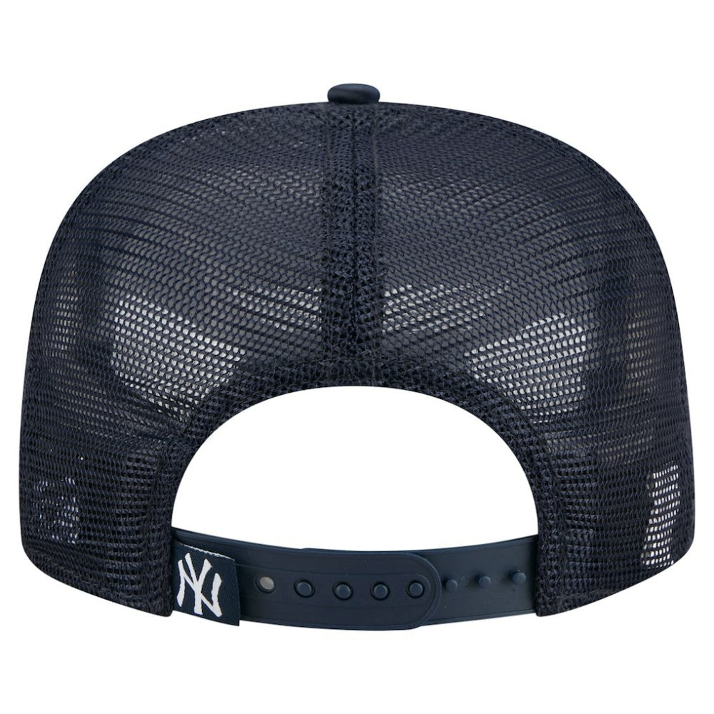 Navy New York Yankees New Era Retro Satin Script Golfer Adjustable Hat