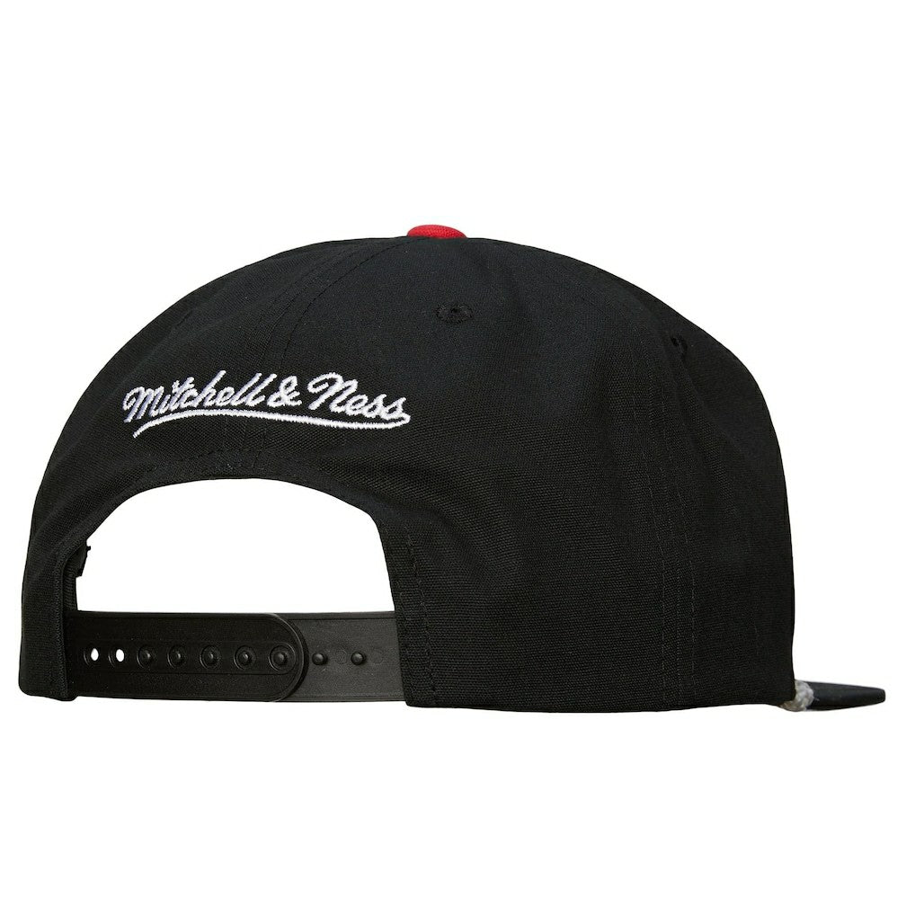 Mitchell & Ness Philadelphia 76ers Ascend Deadstock Snapback Hat