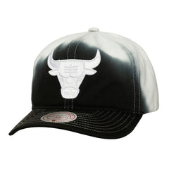 Mitchell & Ness Chicago Bulls Dip Dye Pro Crown Adjustable Hat