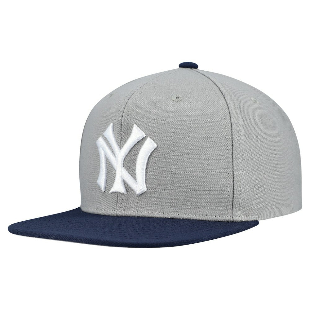 Gray New York Yankees Mitchell & Ness Cooperstown Collection Basic Flip Snapback Hat