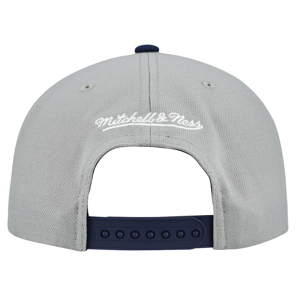 Gray New York Yankees Mitchell & Ness Cooperstown Collection Basic Flip Snapback Hat