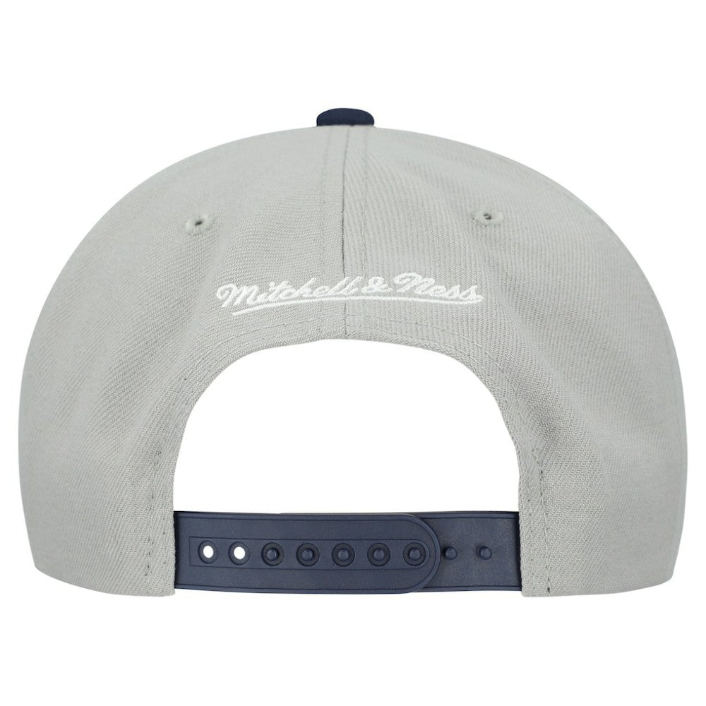Gray Atlanta Braves Mitchell & Ness Basic Flip Snapback Hat