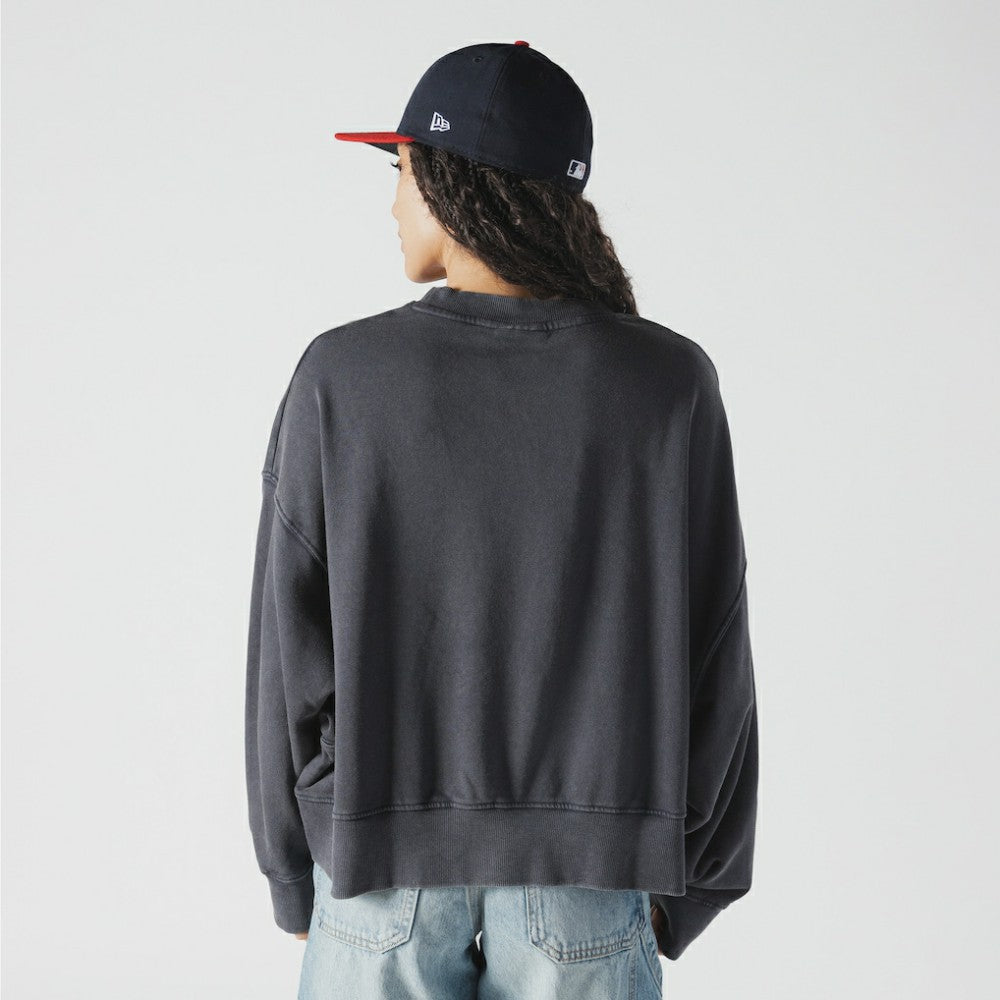 Navy Atlanta Braves New Era Women's Boxy Mineral Wash Dolmen Sleeve Cropped Sweatshirt