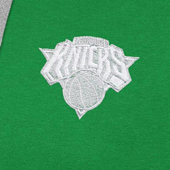 New York Knicks Antigua St. Patrick's Day Victory Raglan Pullover Hoodie