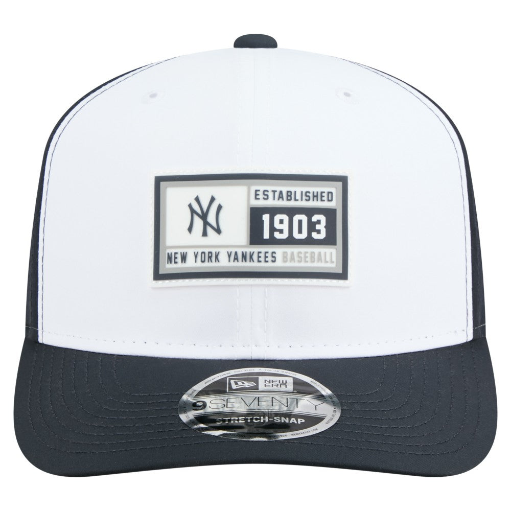White/Navy New York Yankees New Era Established Patch 9SEVENTY Adjustable Hat