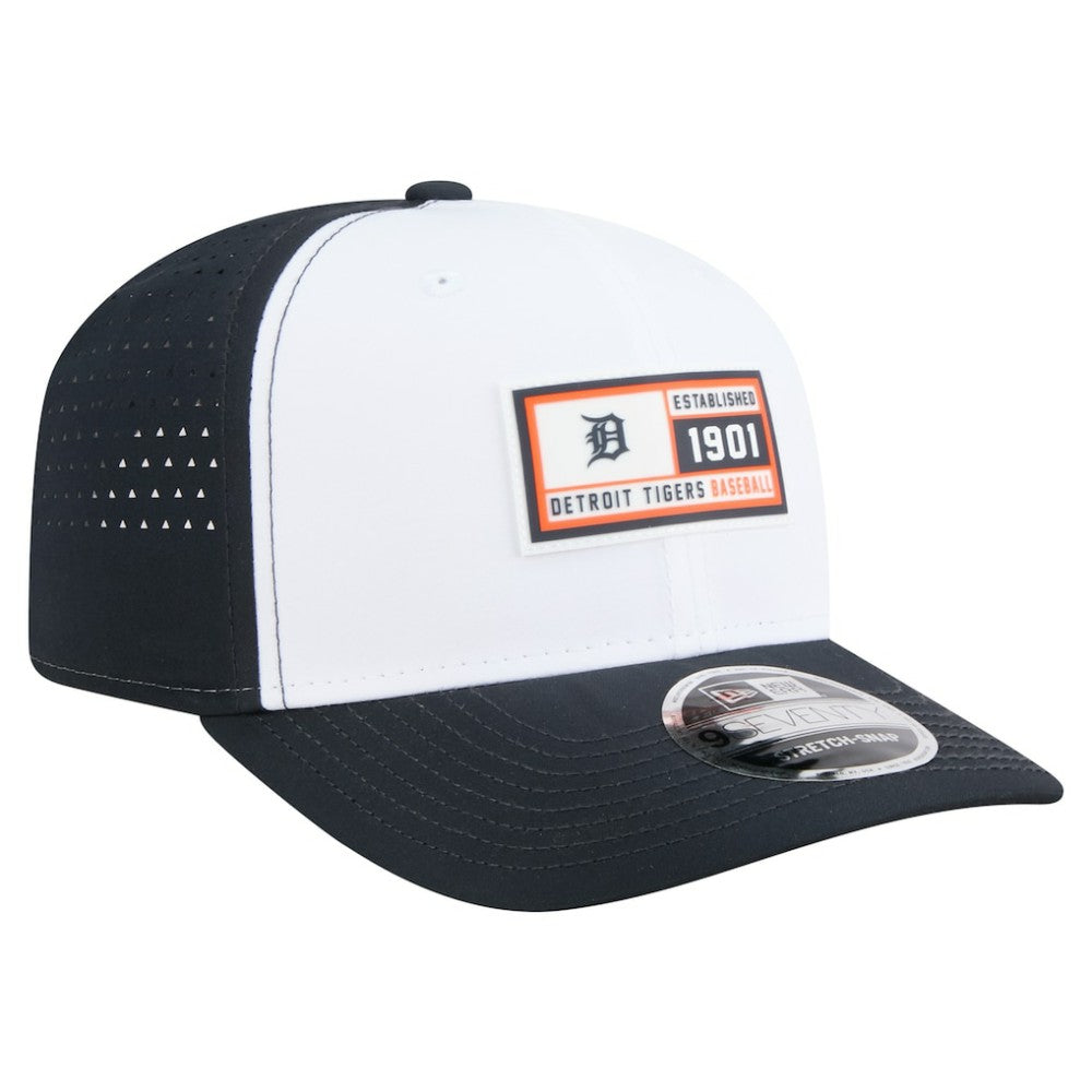 White/Navy Detroit Tigers New Era Established Patch 9SEVENTY Adjustable Hat