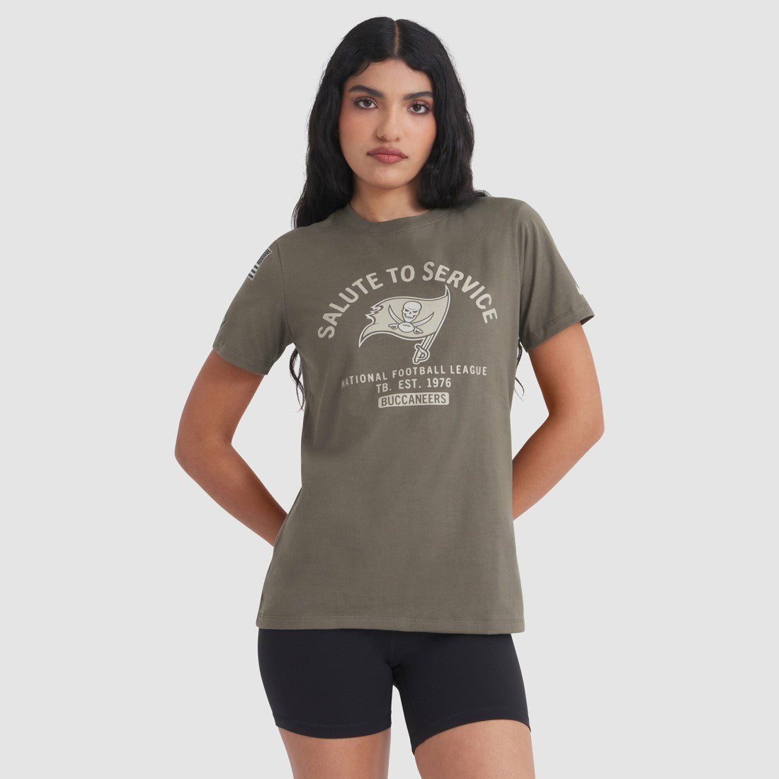 Women's 2025 Salute to Service Sideline T-Shirt - Tampa Bay Buccaneers T-shirts
