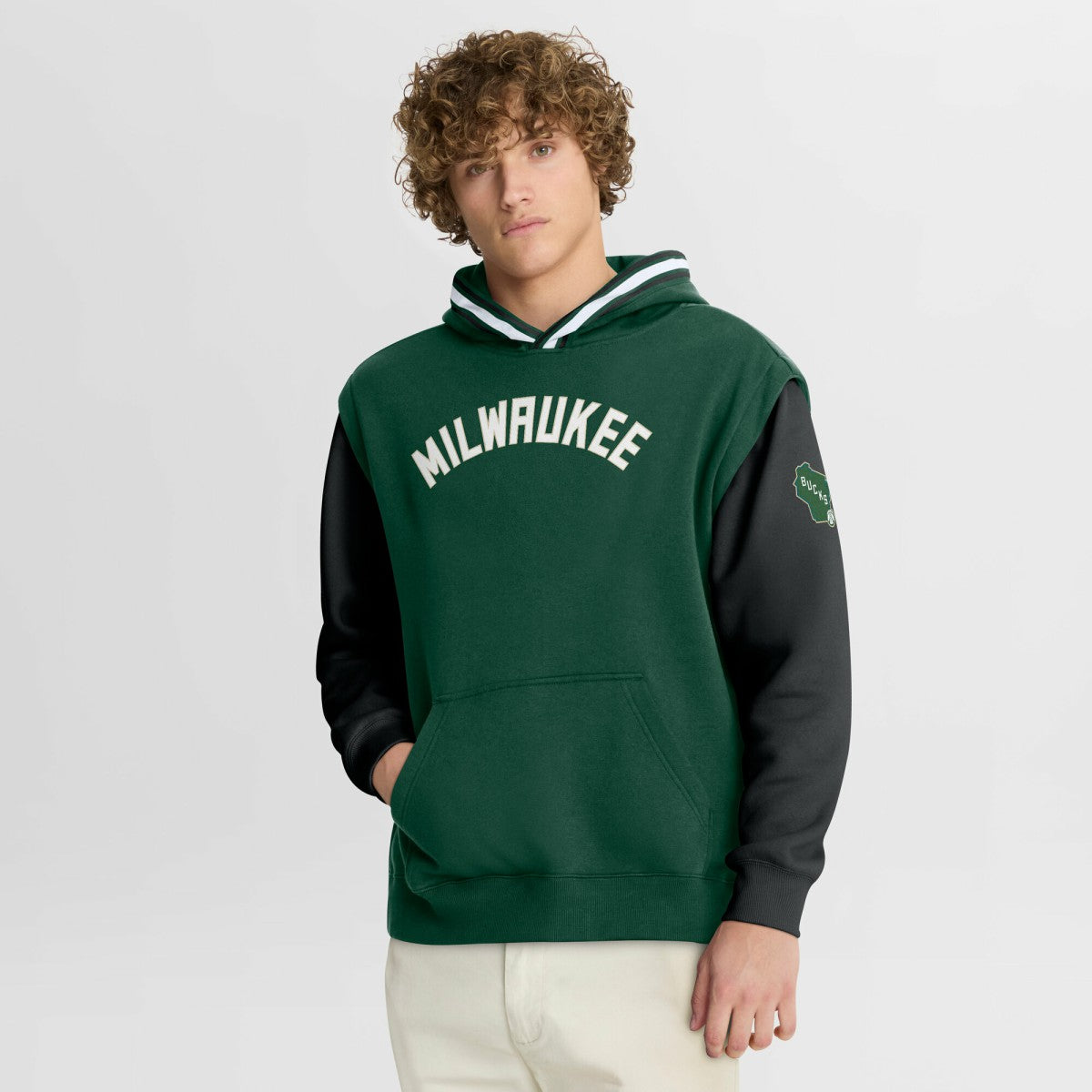 Fanatics Milwaukee Bucks Half Court Shot Clock Fastbreak Hoodie