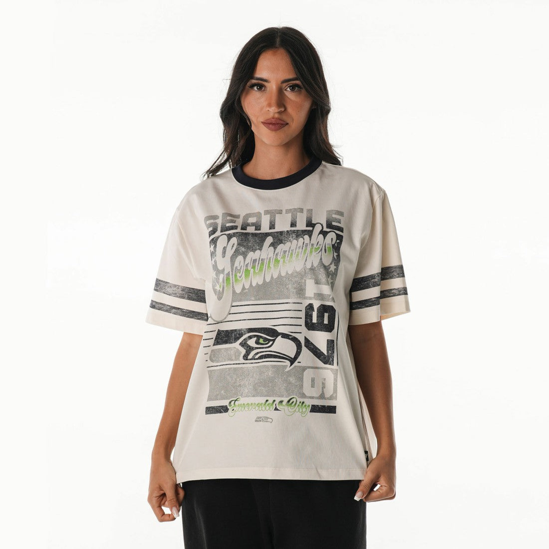 The Wild Collective Women's Vintage Drop Shoulder Oversized Boyfriend T-Shirt - Seattle Seahawks T-shirts