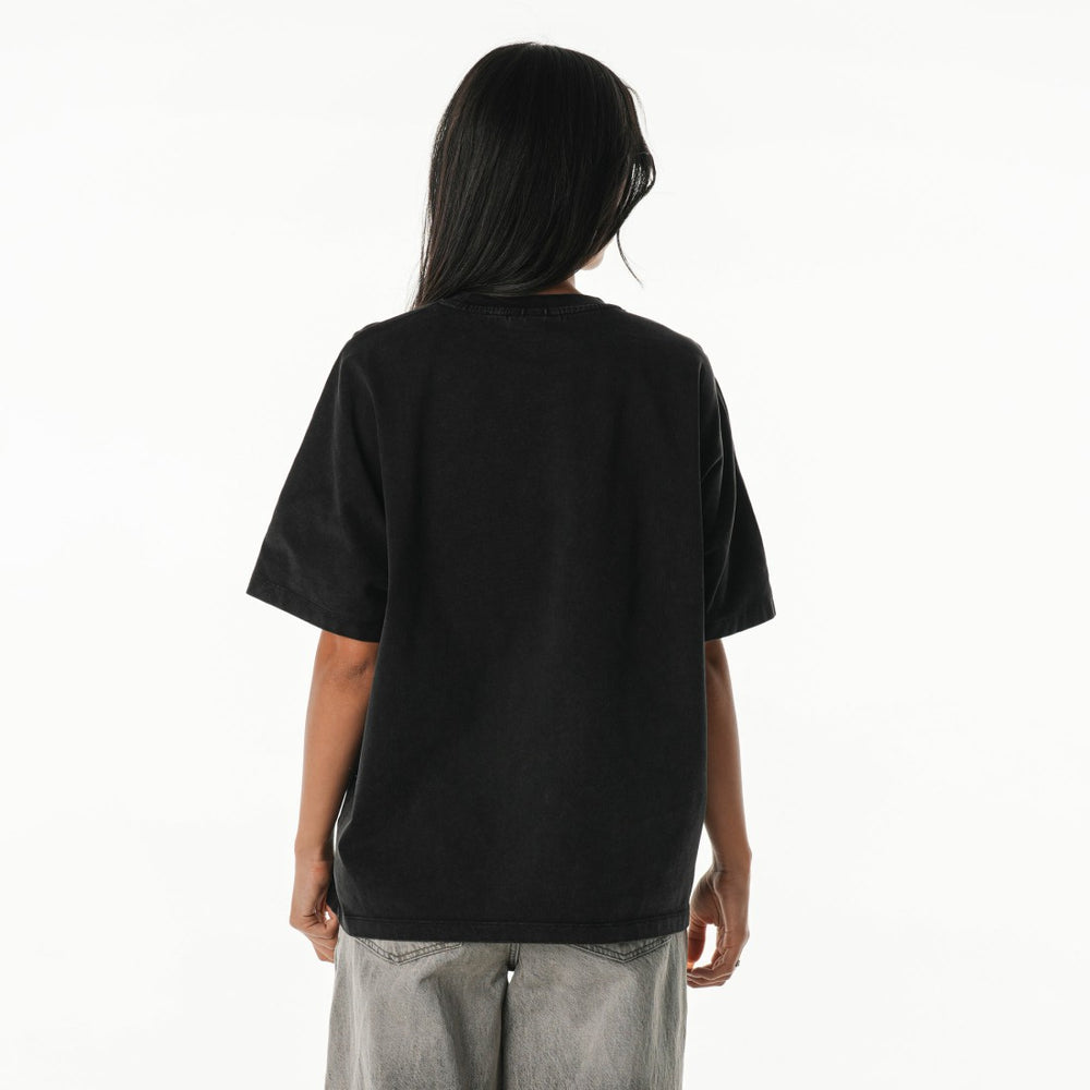 The Wild Collective Women's Oversized Laurel Graphic Dolman T-Shirt - Detroit Lions T-shirts