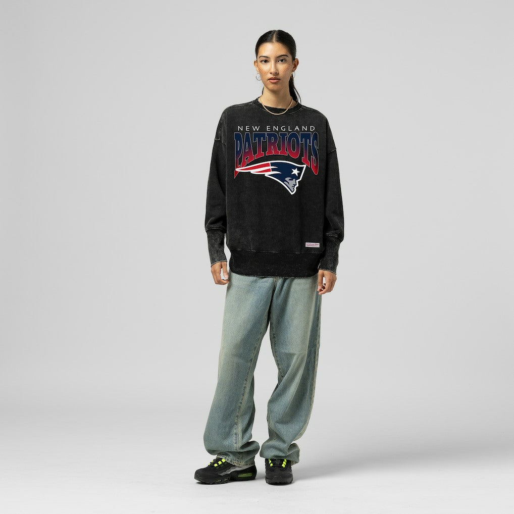 Women's Delineate Mineral Wash Crewneck Sweatshirt - New England Patriots Sweatshirts