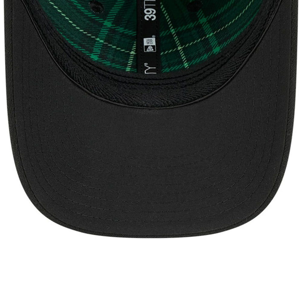 Black Chicago Cubs New Era 2026 St. Patrick's Day 39THIRTY Flex Hat