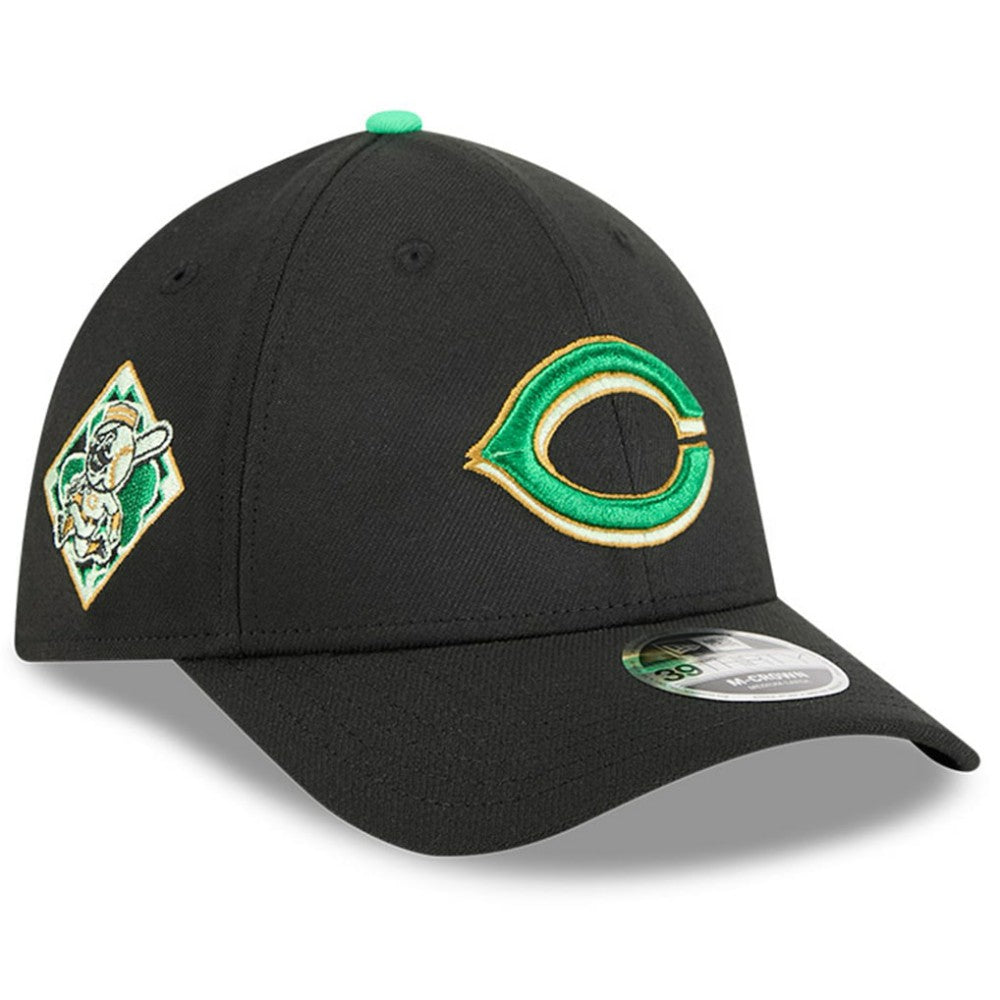 Black Cincinnati Reds New Era 2026 St. Patrick's Day 39THIRTY Flex Hat