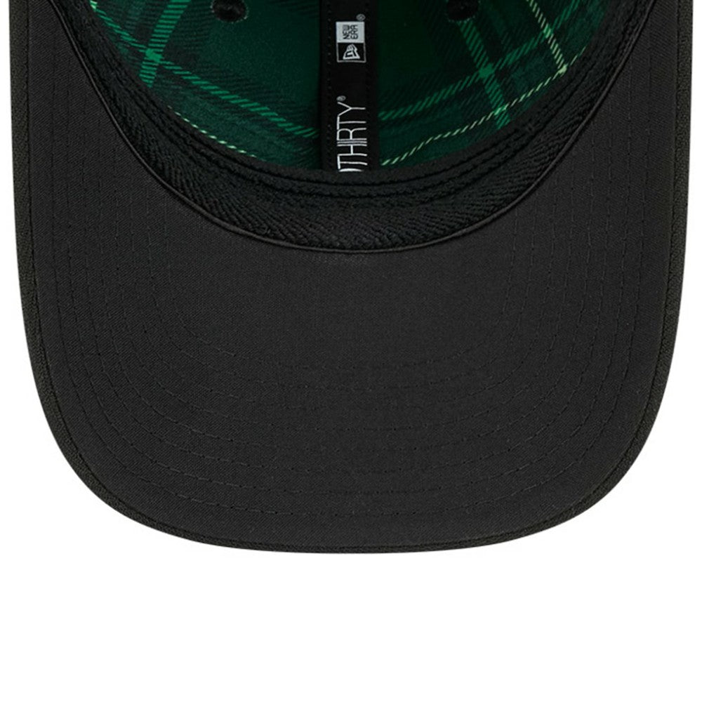 Black Cincinnati Reds New Era 2026 St. Patrick's Day 39THIRTY Flex Hat