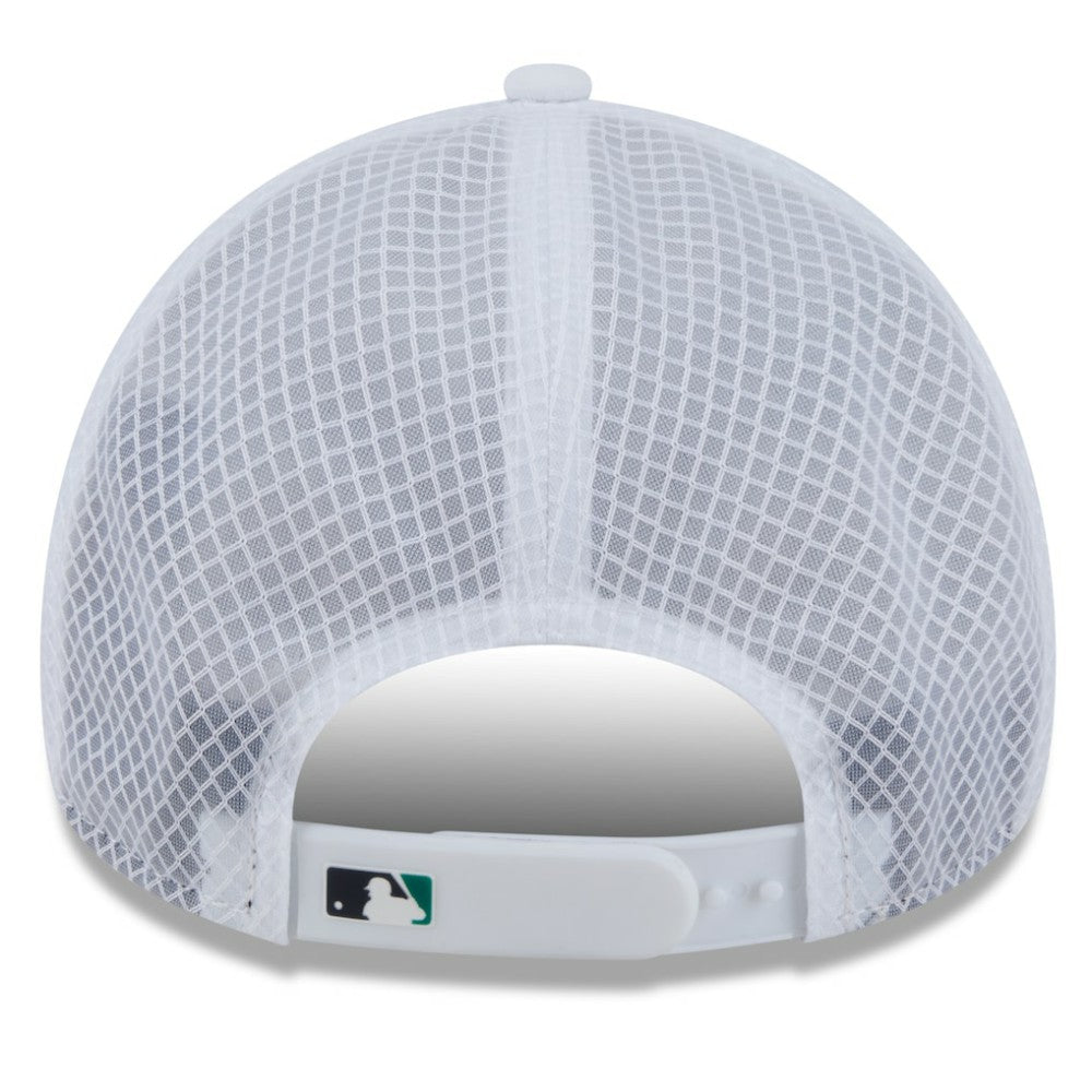 White Seattle Mariners New Era 2026 Batting Practice Apex 9FORTY Adjustable Trucker Hat