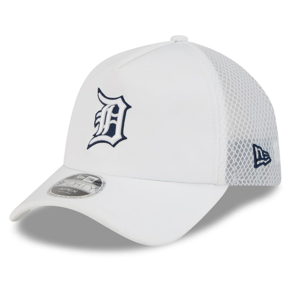 White Detroit Tigers New Era 2026 Batting Practice Apex 9FORTY Adjustable Trucker Hat