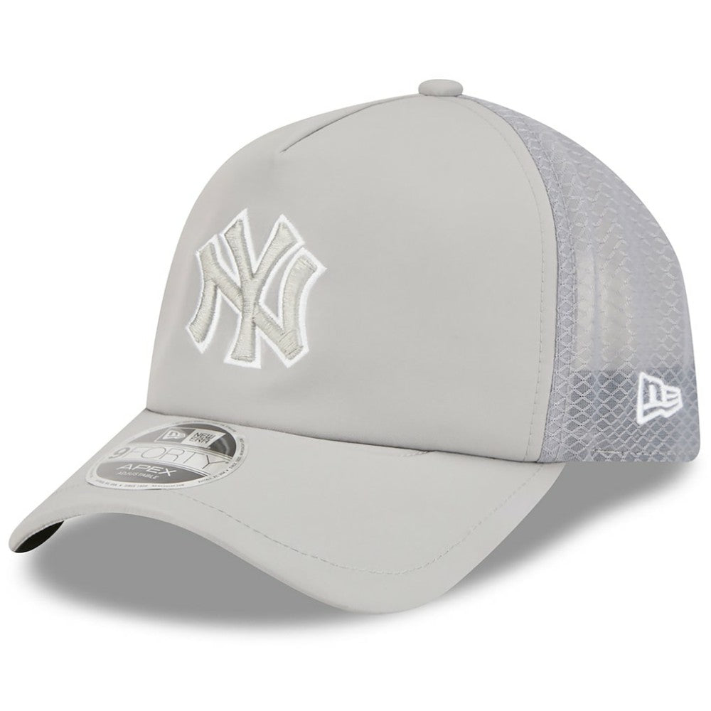 Gray New York Yankees New Era 2026 Batting Practice Apex 9FORTY Adjustable Trucker Hat