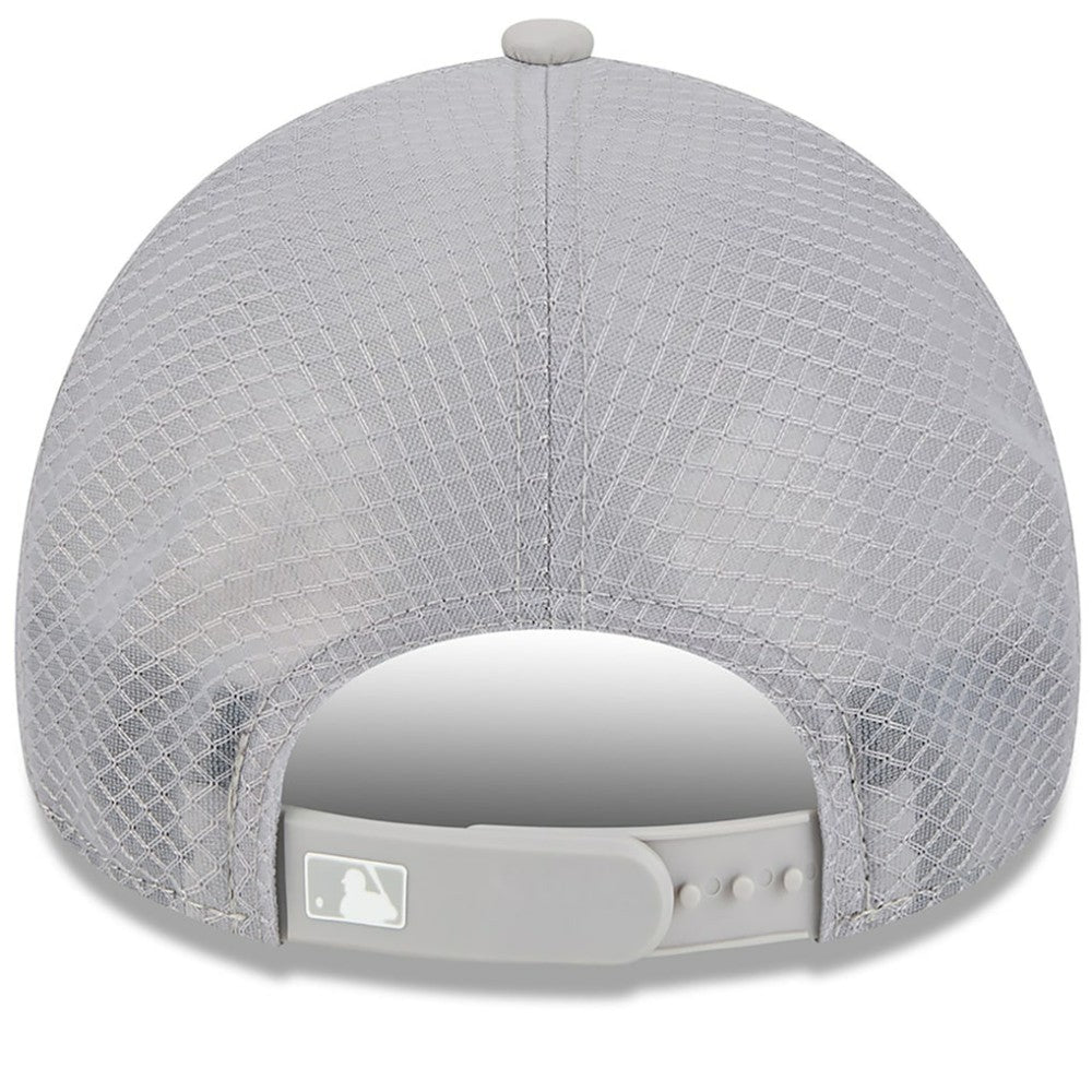 Gray New York Yankees New Era 2026 Batting Practice Apex 9FORTY Adjustable Trucker Hat