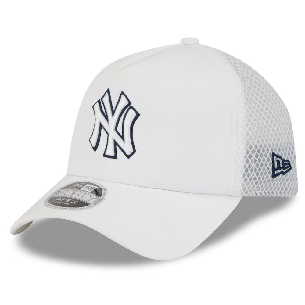 White New York Yankees New Era 2026 Batting Practice Apex 9FORTY Adjustable Trucker Hat