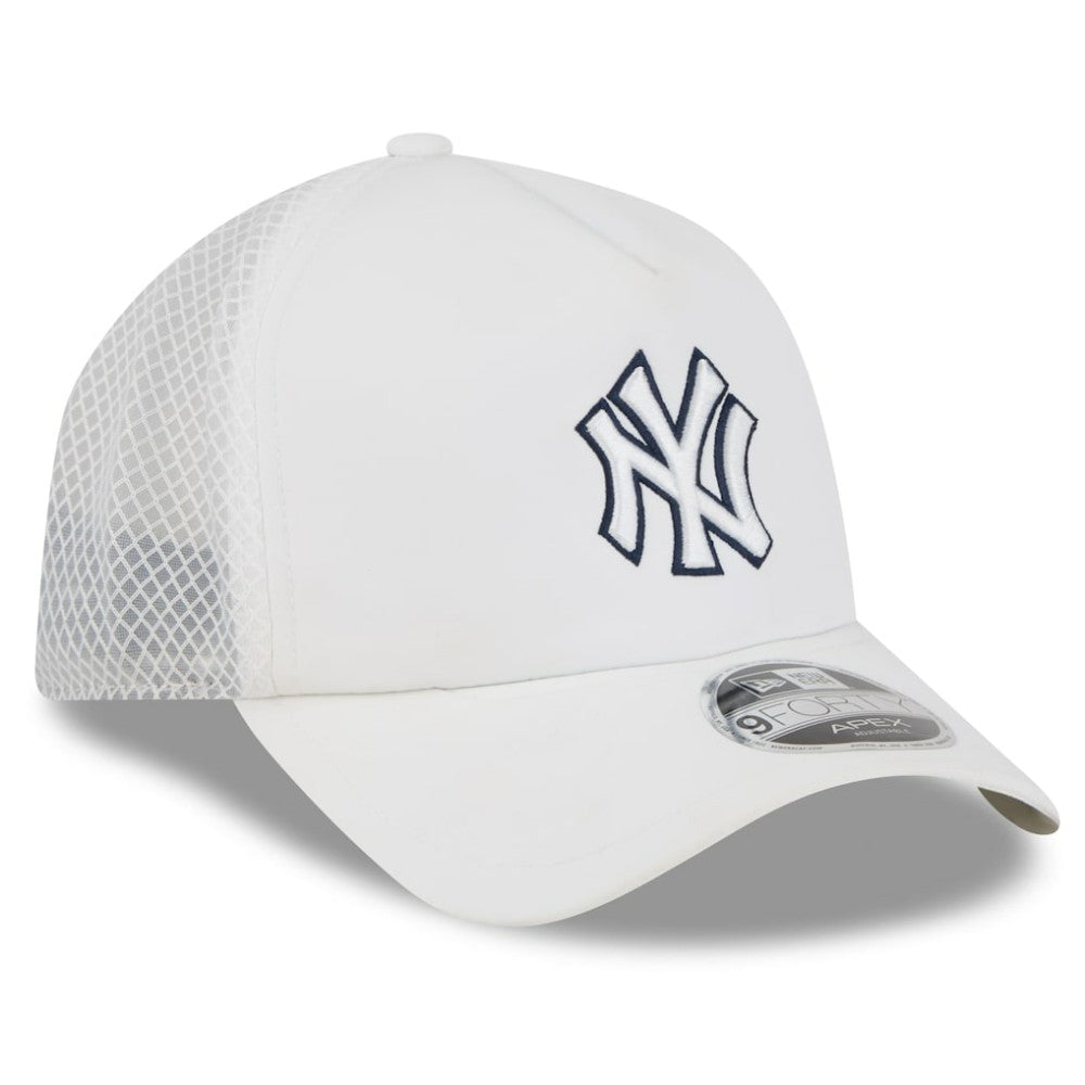 White New York Yankees New Era 2026 Batting Practice Apex 9FORTY Adjustable Trucker Hat