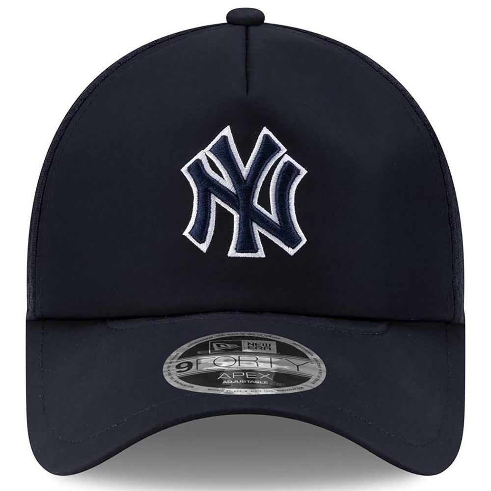 Navy New York Yankees New Era 2026 Batting Practice Apex 9FORTY Adjustable Trucker Hat