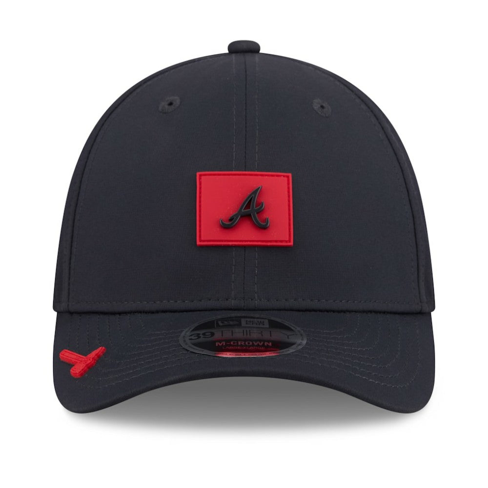 Navy Atlanta Braves New Era 2026 Clubhouse M-Crown 39THIRTY Flex Hat