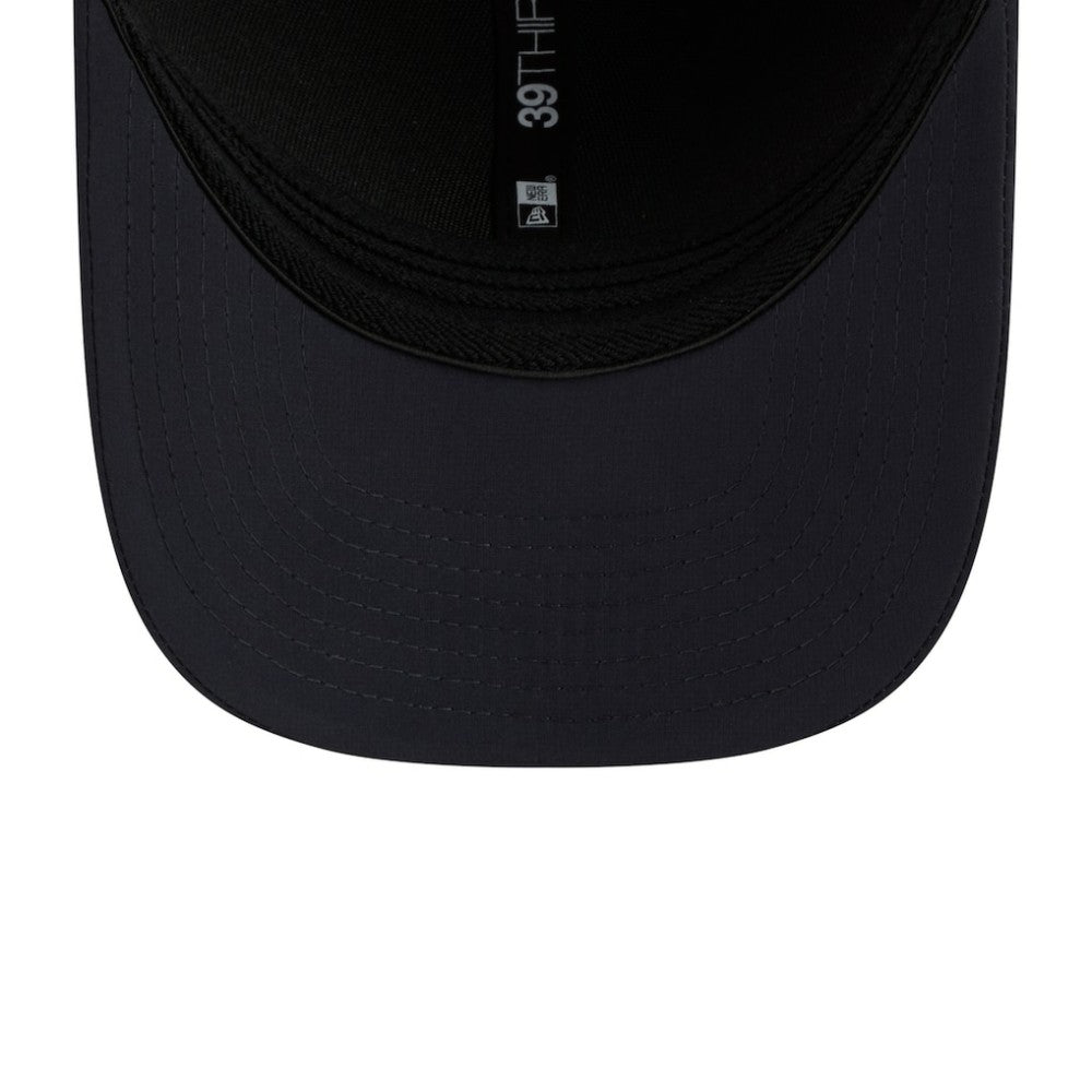 Navy Atlanta Braves New Era 2026 Clubhouse M-Crown 39THIRTY Flex Hat