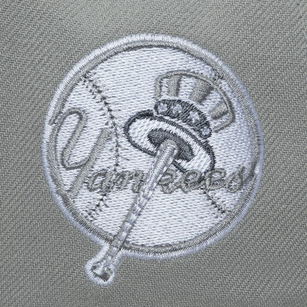 Gray New York Yankees Mitchell & Ness Thunderstorm Head Coach Pro-Crown Adjustable Hat